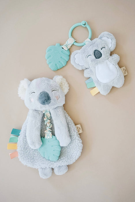Itzy Ritzy - Itzy Pal™ Plush + Teether: Strawberry