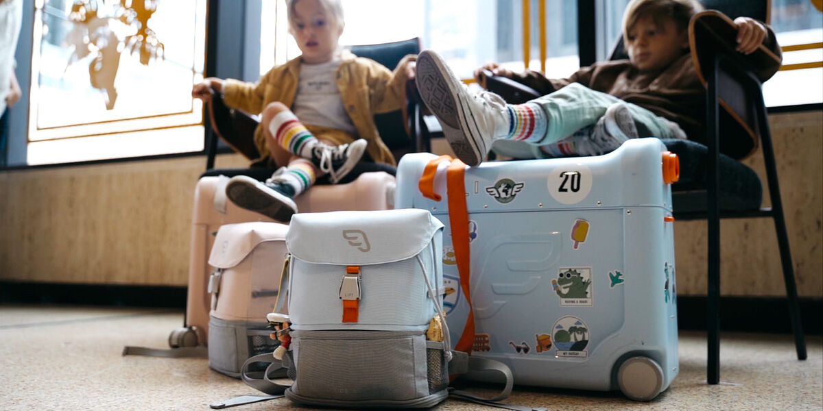 JetKids™ by Stokke® Travel Bundle - BedBox™ + Crew Backpack