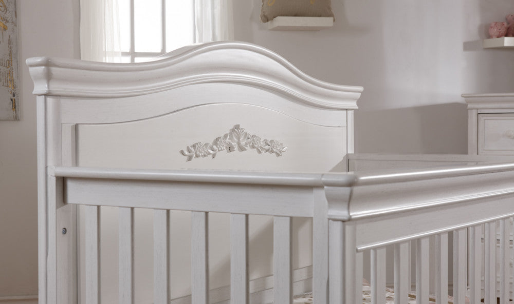 Pali Diamante Forever Crib- Vintage White/ Wood Decor